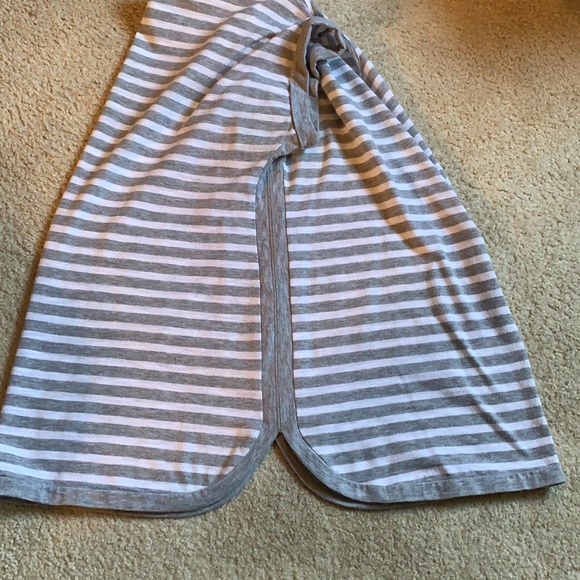 Liz Clairborne gray/white stripe women’s top - Picture 6 of 6